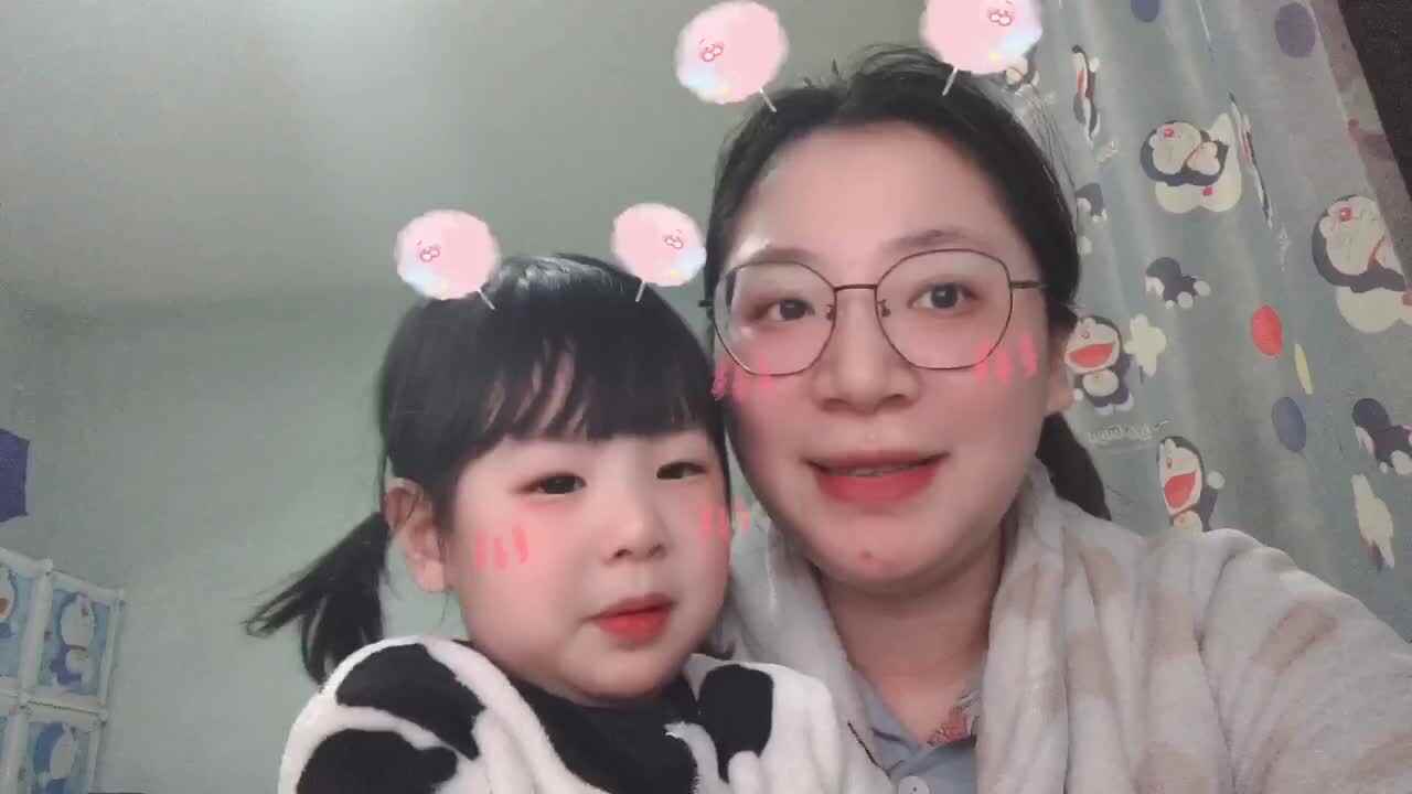 小熊摘梨