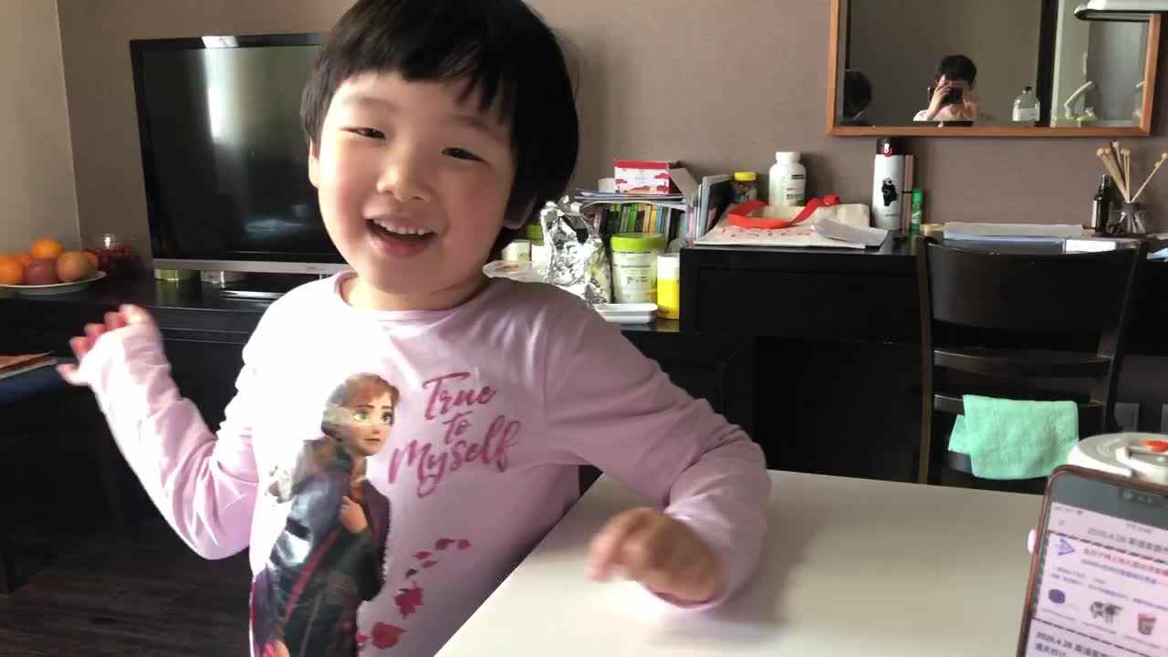 实验中班奉利珊英语作业
