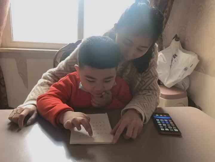 杨谨帆～村居