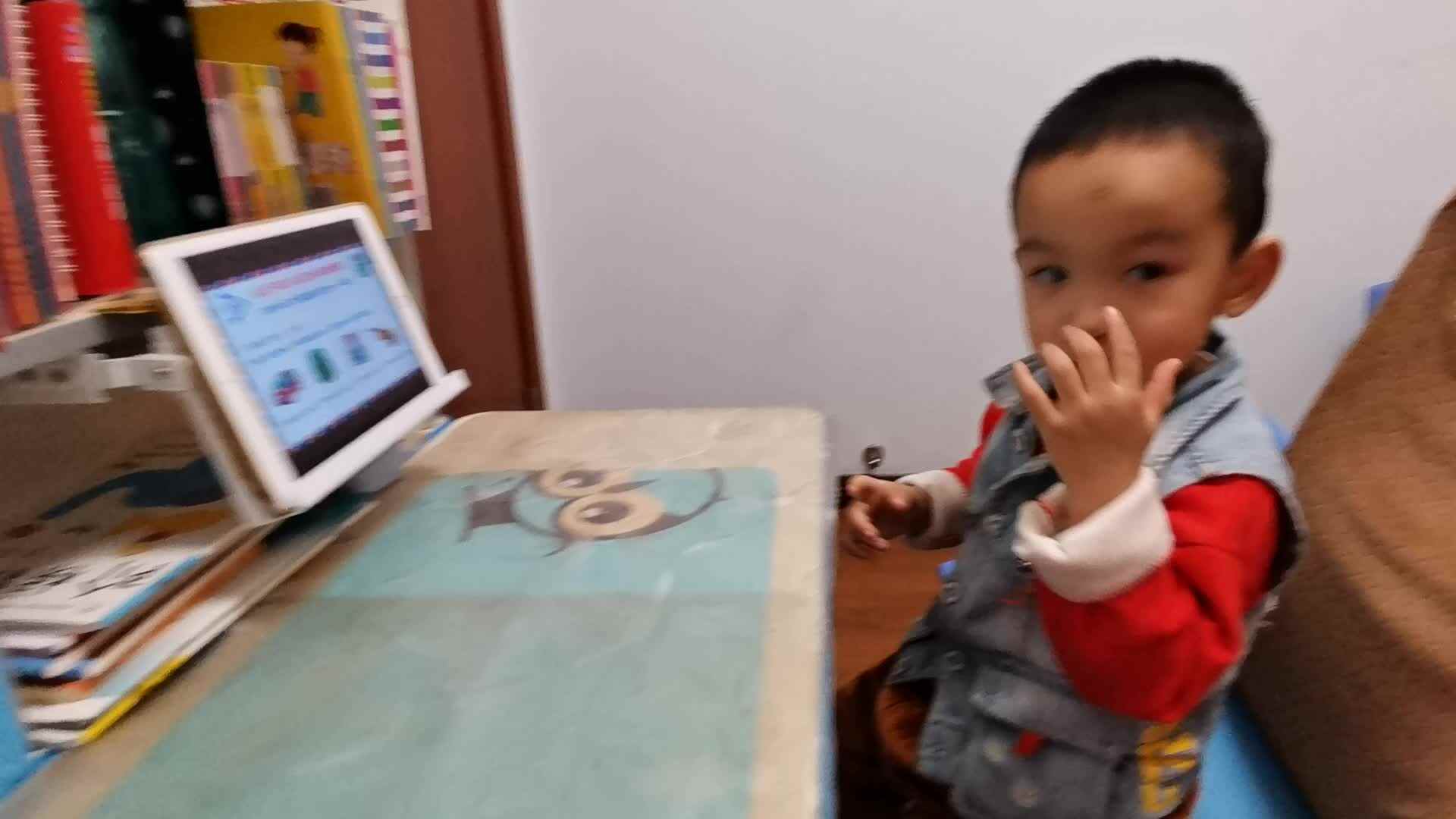 小A班-朱书安-英语自然拼读Vv学习2020.4.23.mp4