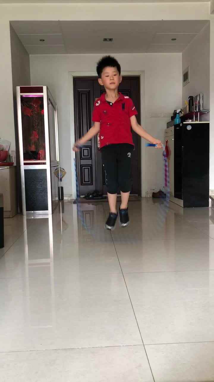 蒋馥羽5月6日跳绳