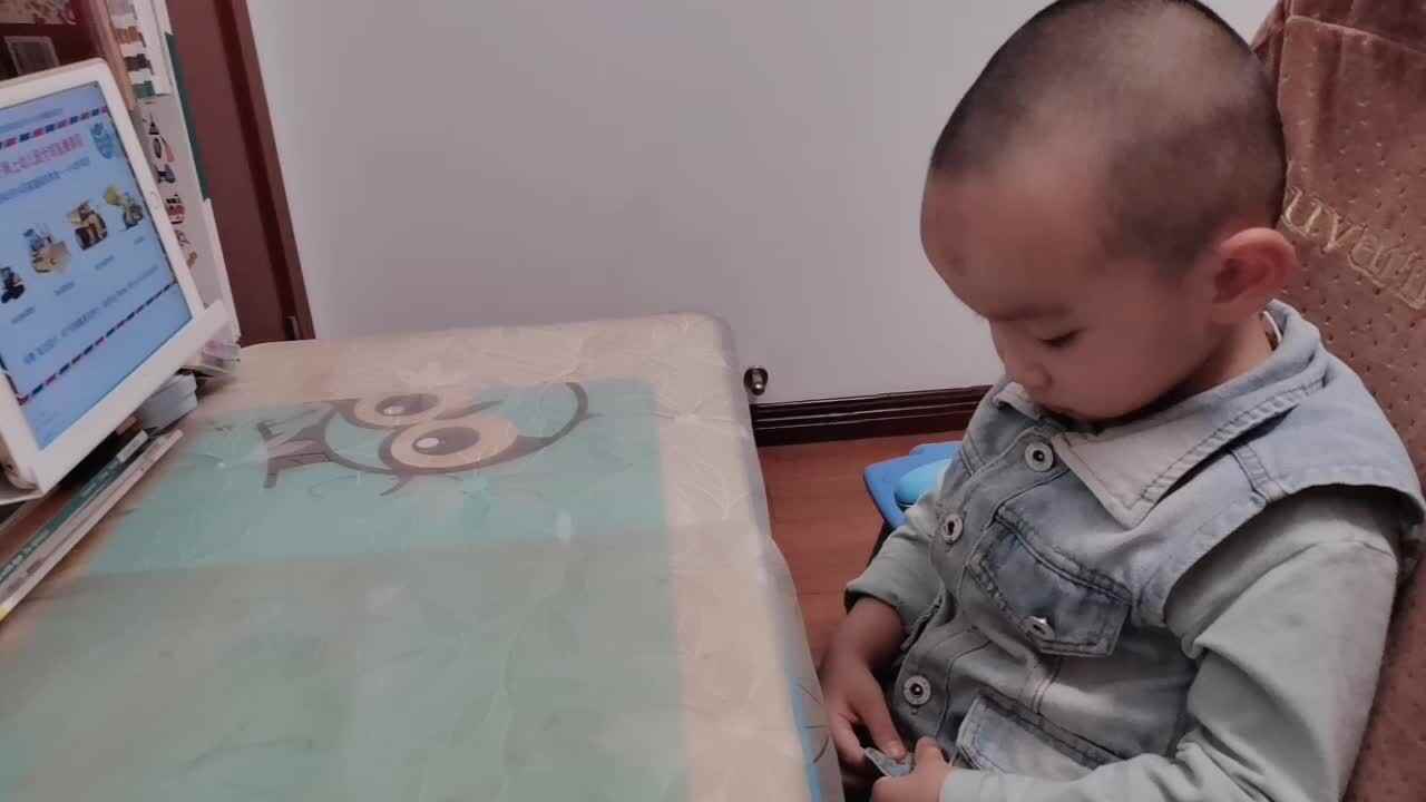 小A班-朱书安-英语《工程车单词和语句》学习2020.5.14mp4