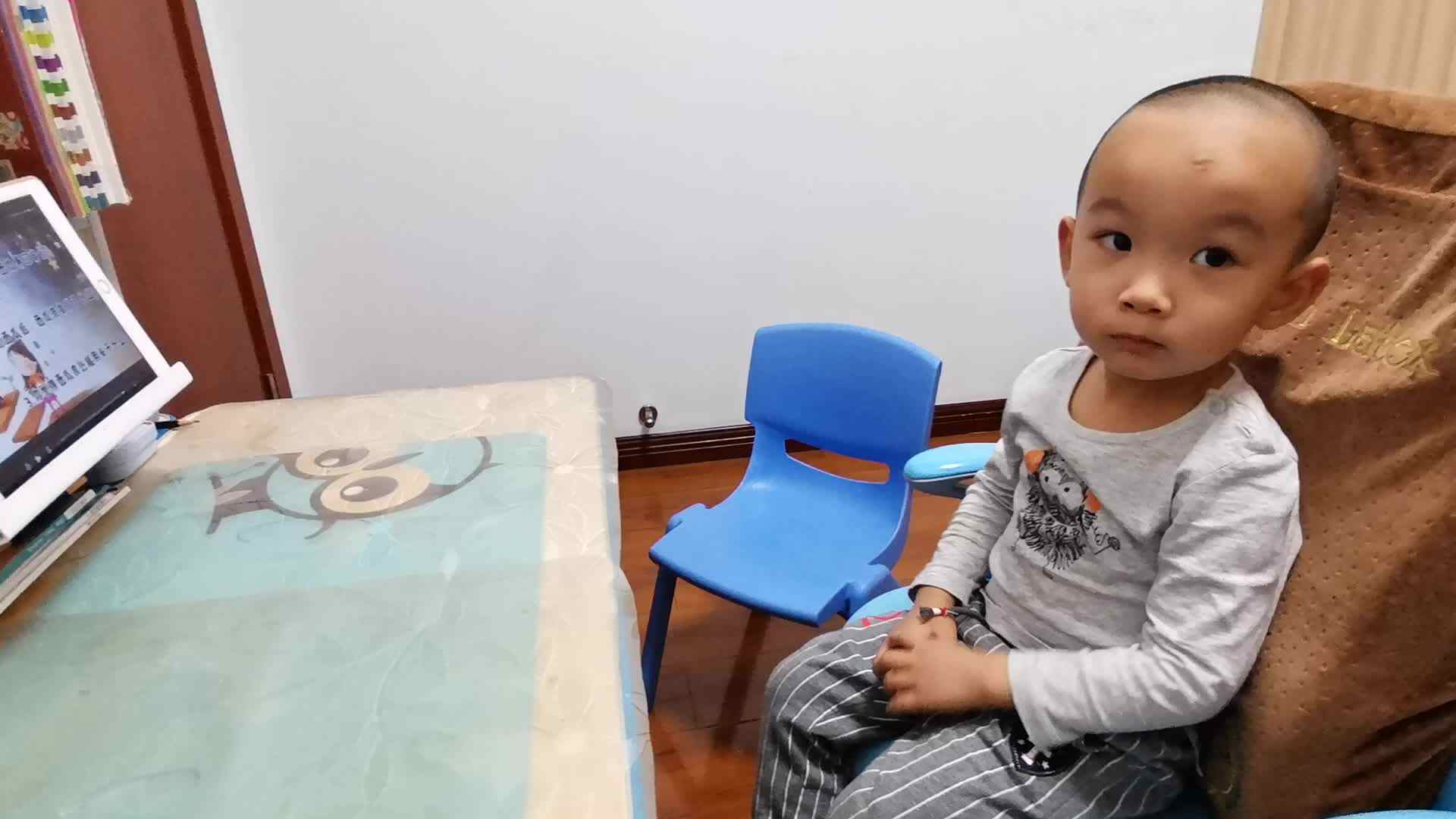 小A班-朱书安《蚂蚁和西瓜》.mp4