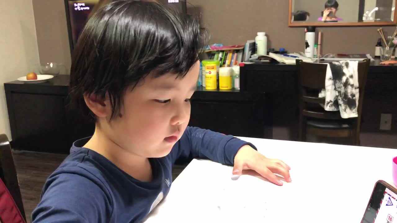 实验中班奉利珊英语作业1