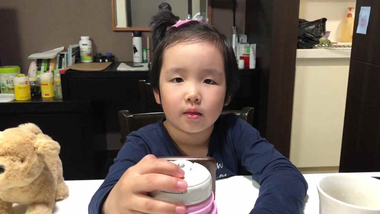 实验中班奉利珊英语作业1