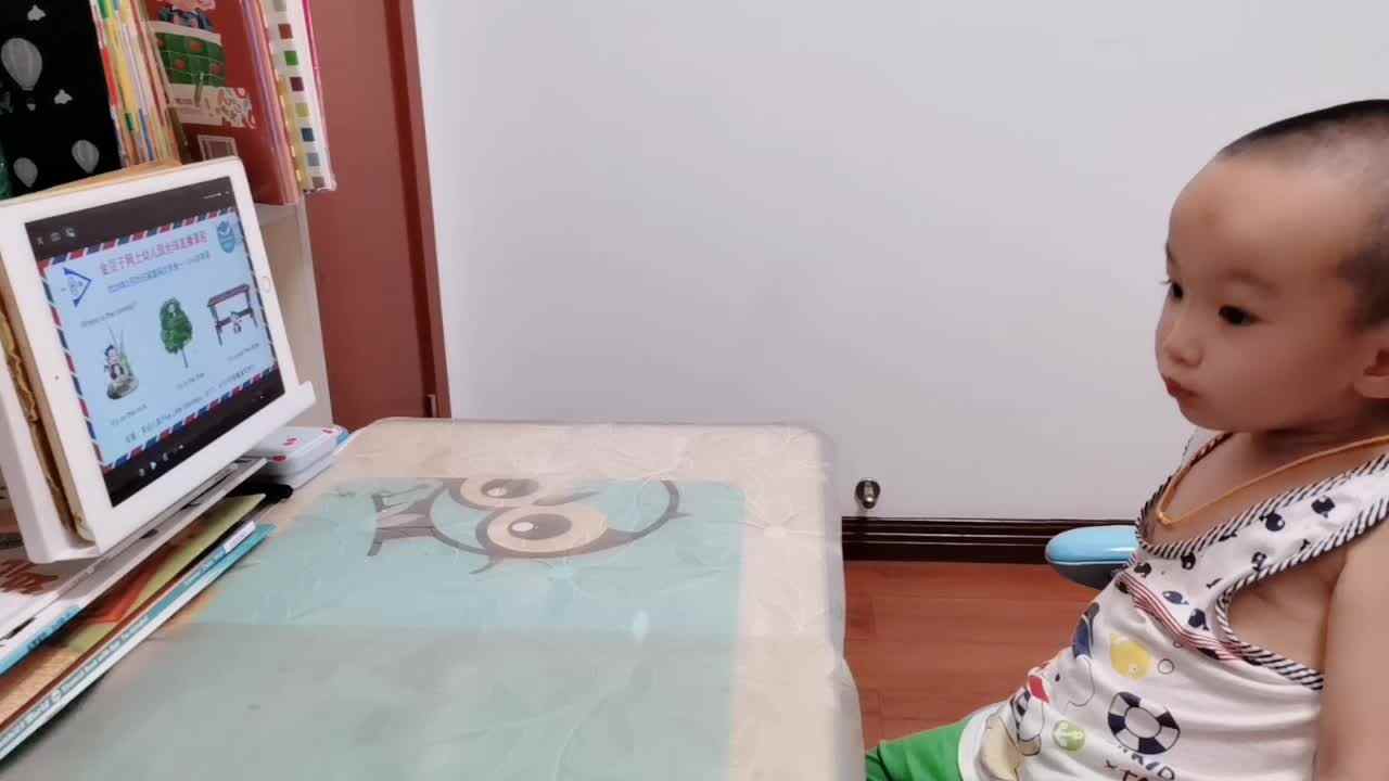 小A班-朱书安-英语《介词的学习》2020.5.20.mp4
