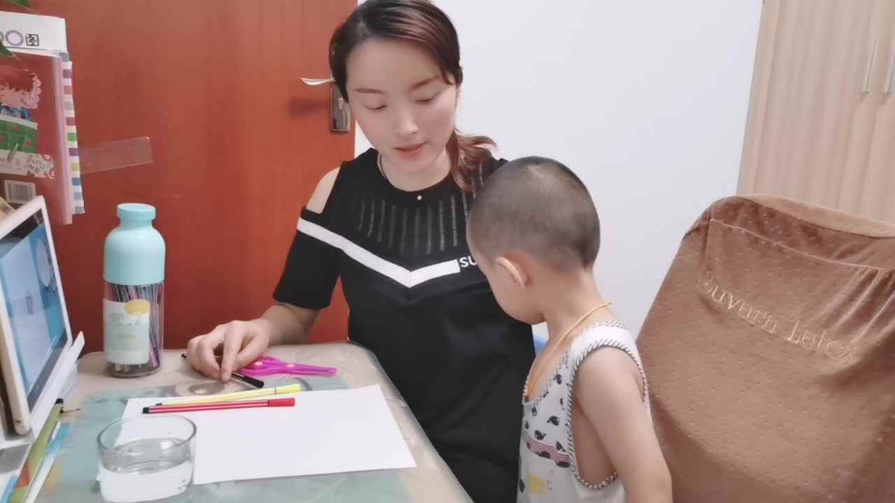 小A班-朱书安-《水中开花》.mp4