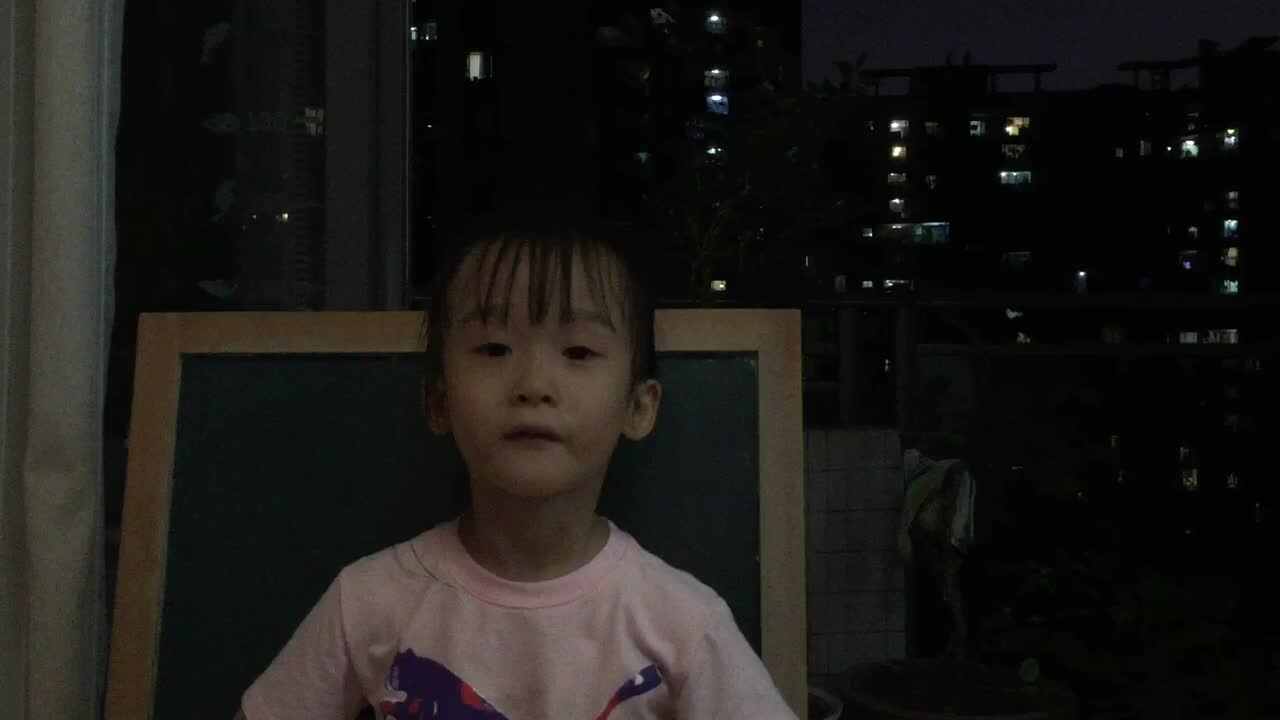 中B班姚语函读古诗.MOV