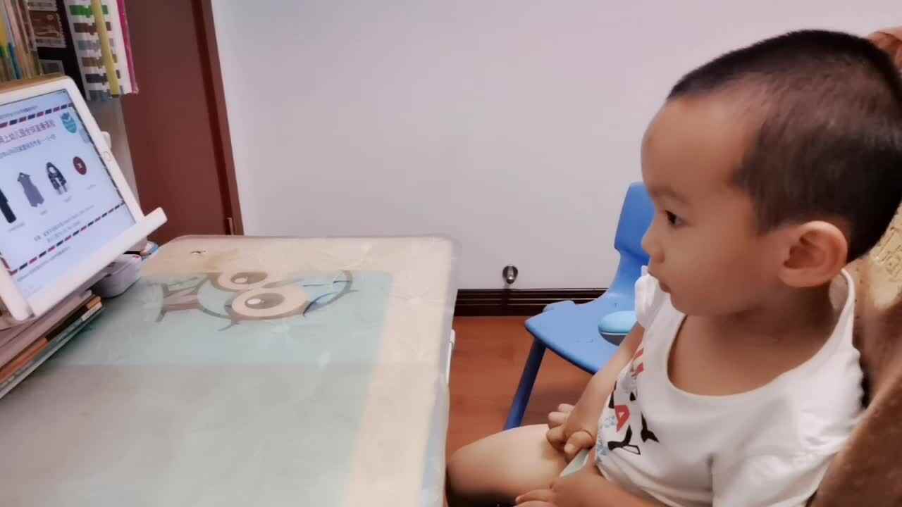 小A班-朱书安-英语《服装单词学习》2020.6.4mp4