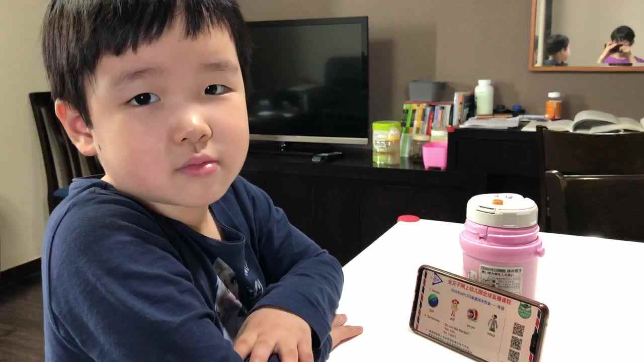 实验中班奉利珊英语作业
