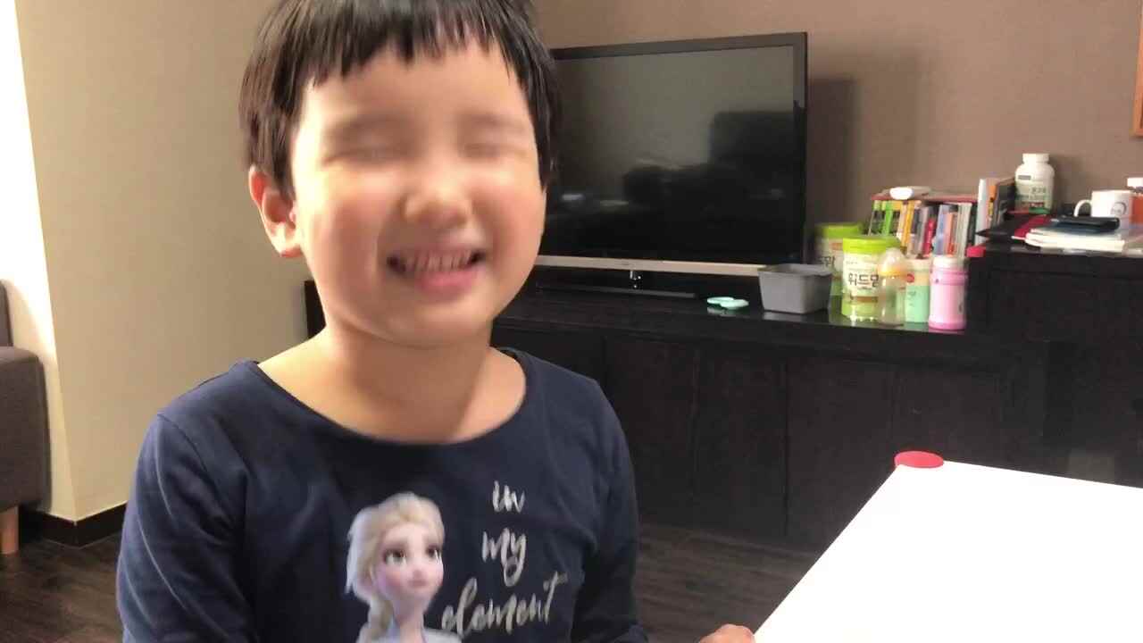 实验中班奉利珊英语作业1