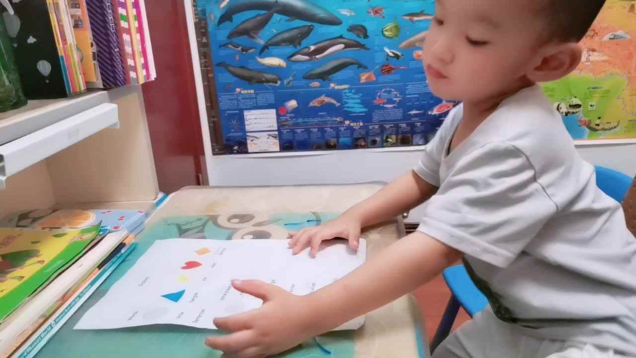 小A班-朱昱华-英语《认识形状》2020.6.22.mp4