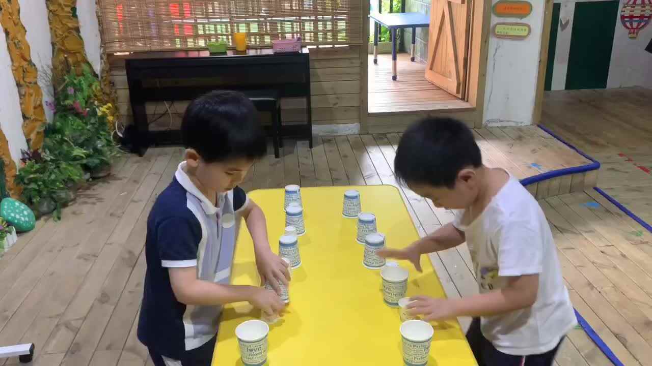翻杯子
