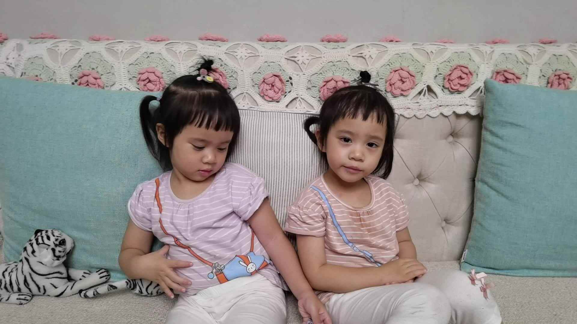 古诗《静夜思》惟妙惟笑