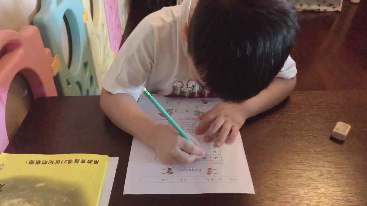 第一次写字，数字0-2，拼音字母a