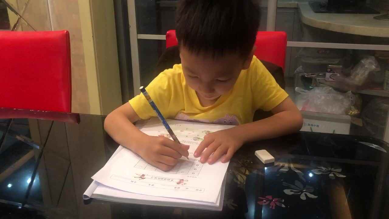 单韵母a的练习（学前B班肖俊泽）