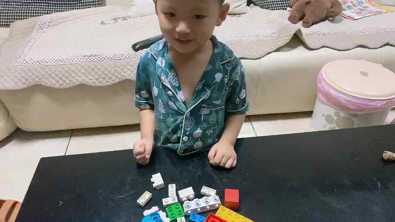 《颜色分类》和《原地踏步走》