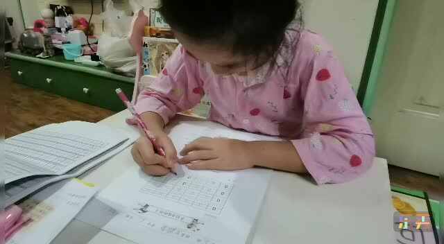 学前A班甘婧萱9.7作业—单韵母a练习