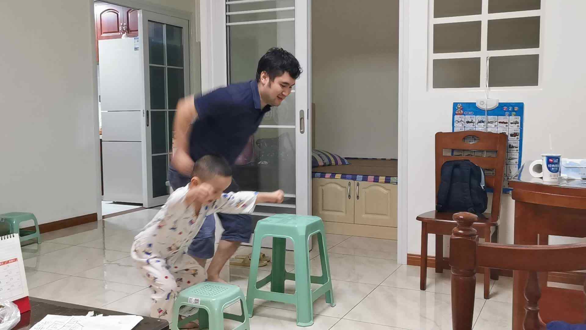亲子游戏—大C班黄彦翕.mp4