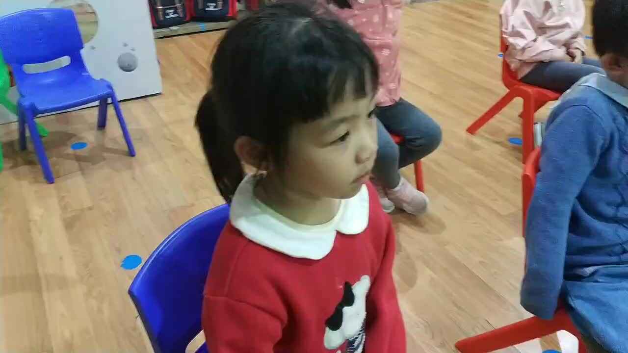 认真听课的宝贝