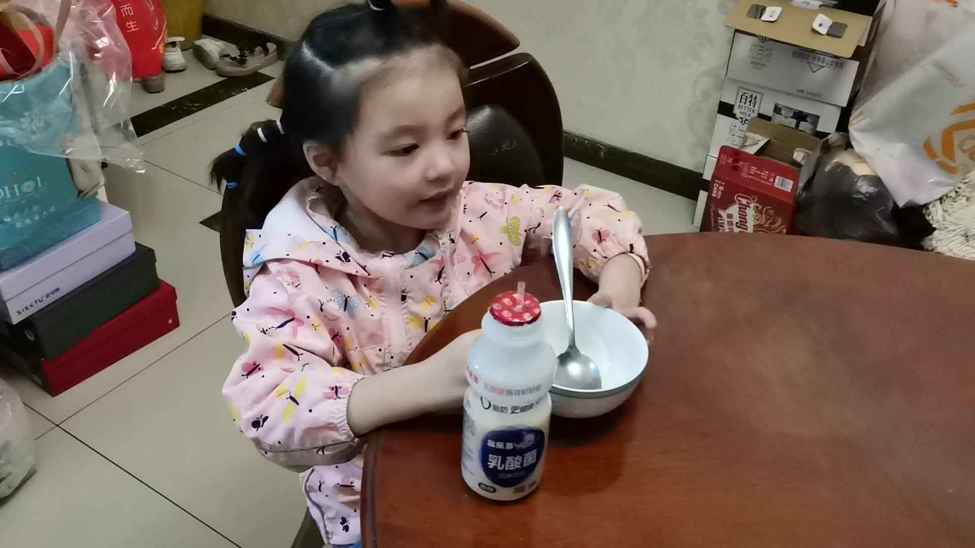 《收拾餐具》