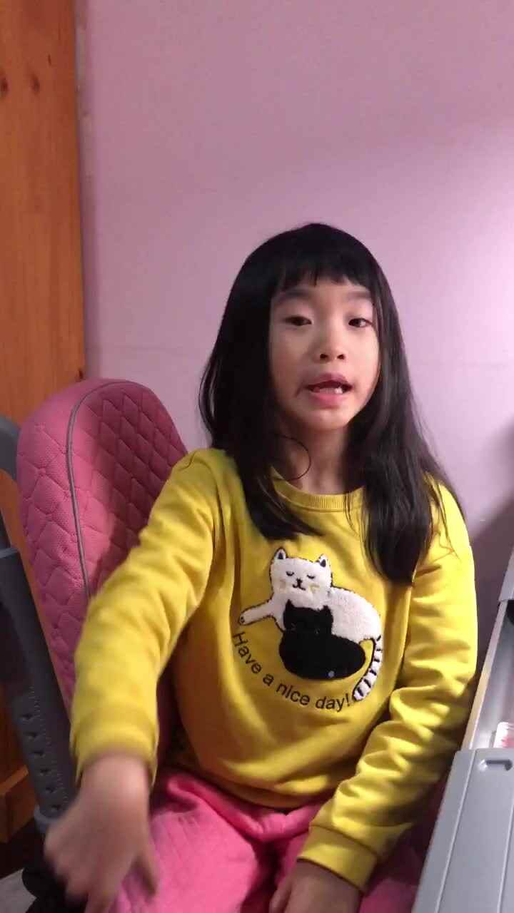 2020.10.15-实验学前一班-何庭萱-背诵5-10的分与合