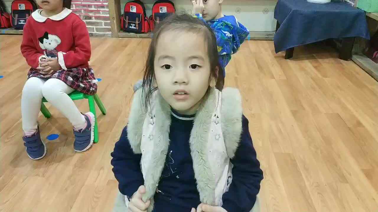 认真听课的宝贝