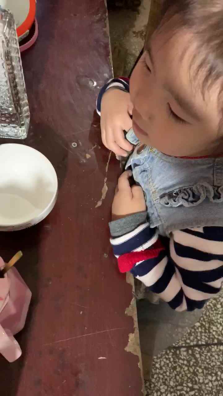 远离玻璃和瓷器。