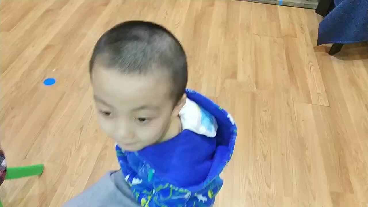 认真听课的宝贝