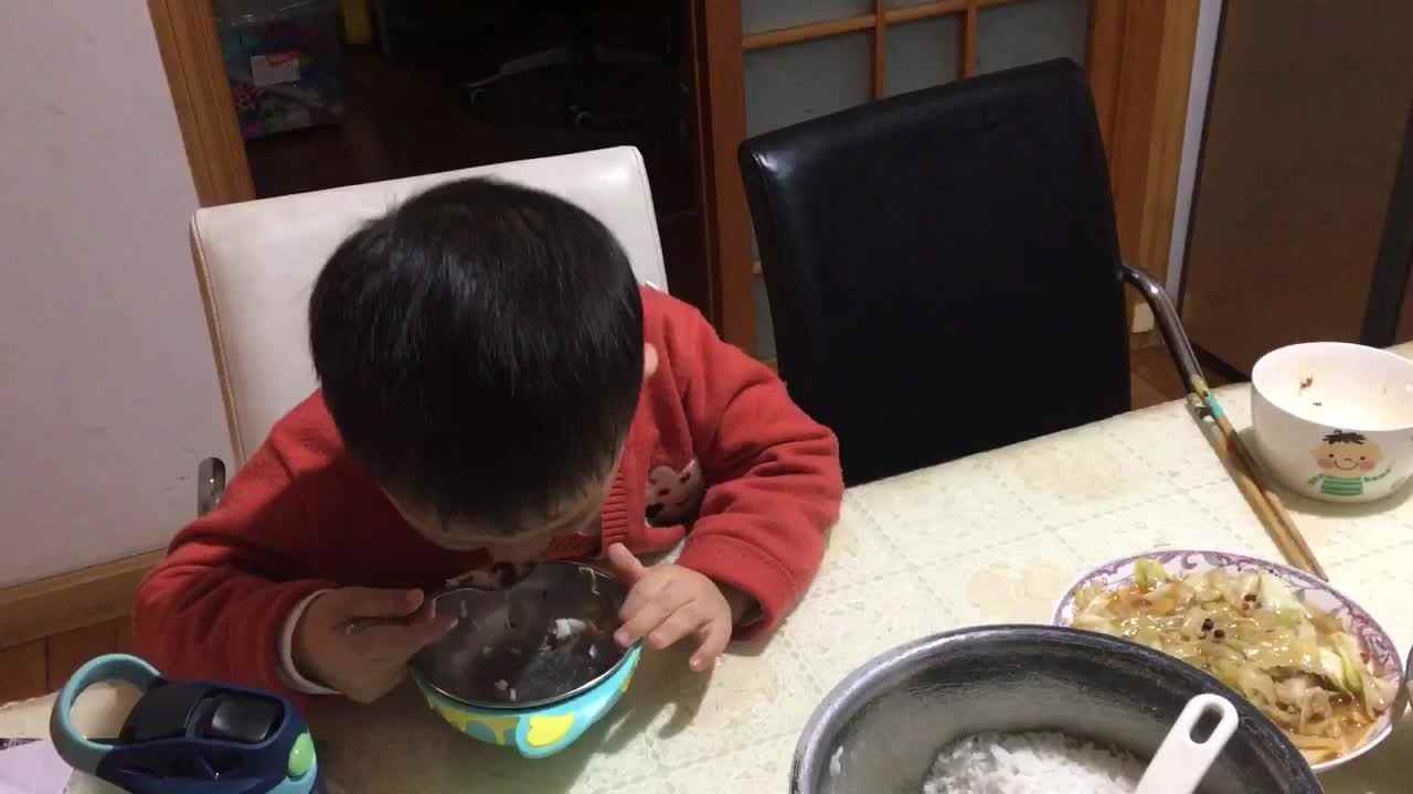 收拾餐具.MOV