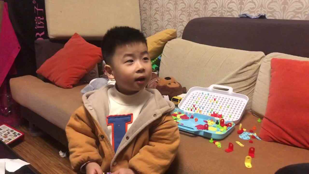 冯瑾煜11月22日朗读《how old are you》