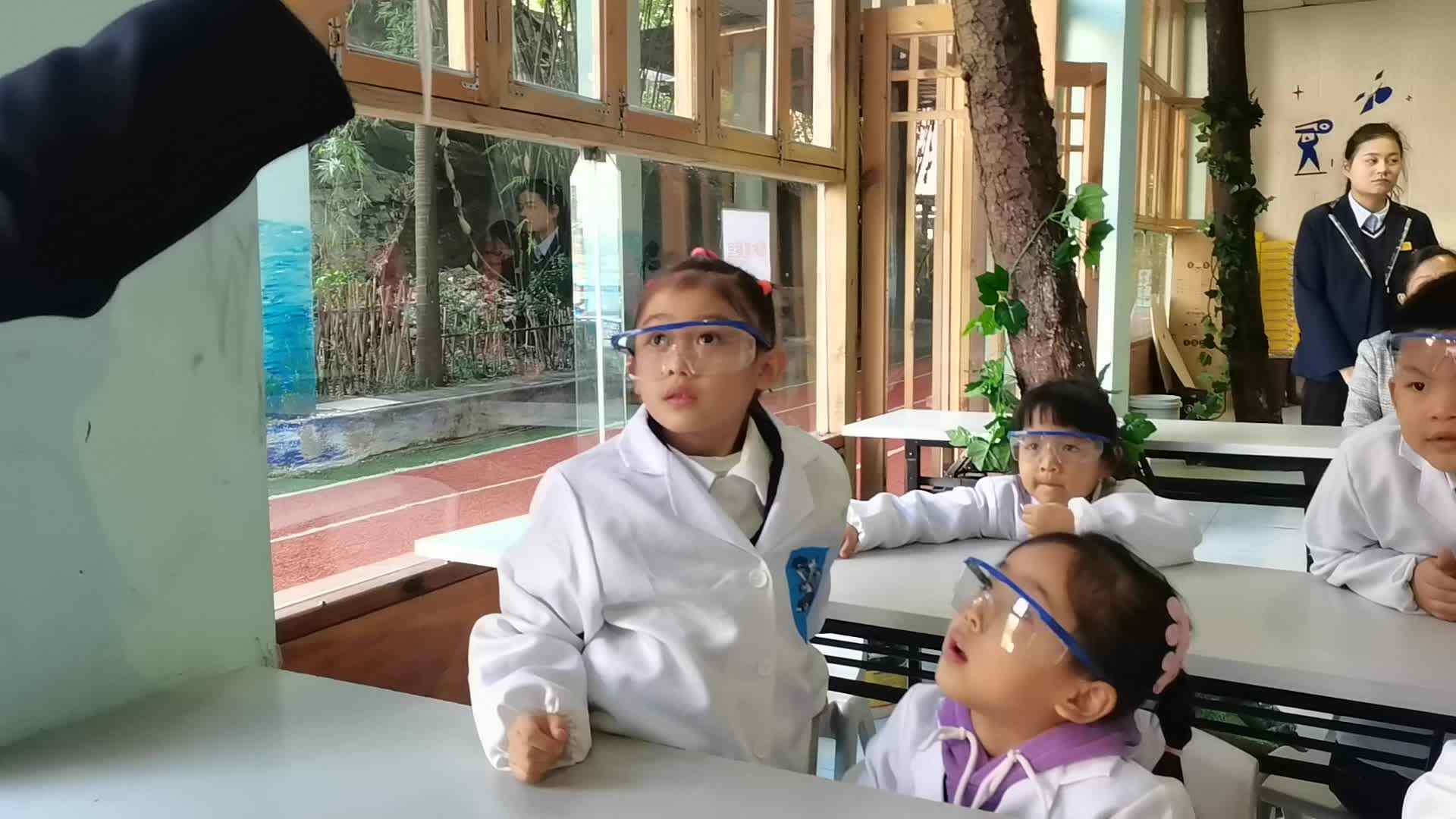 彩虹喷泉片段
