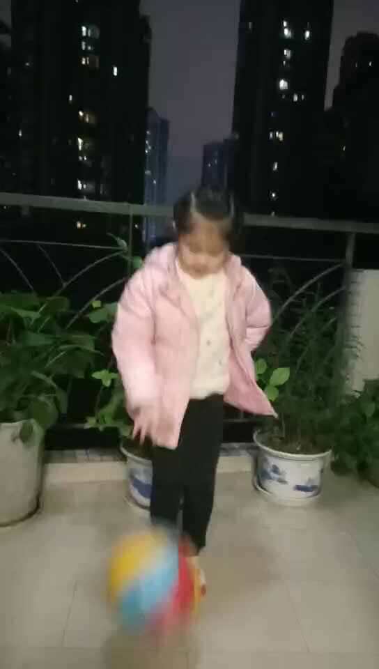 实验二班金智熙拍球