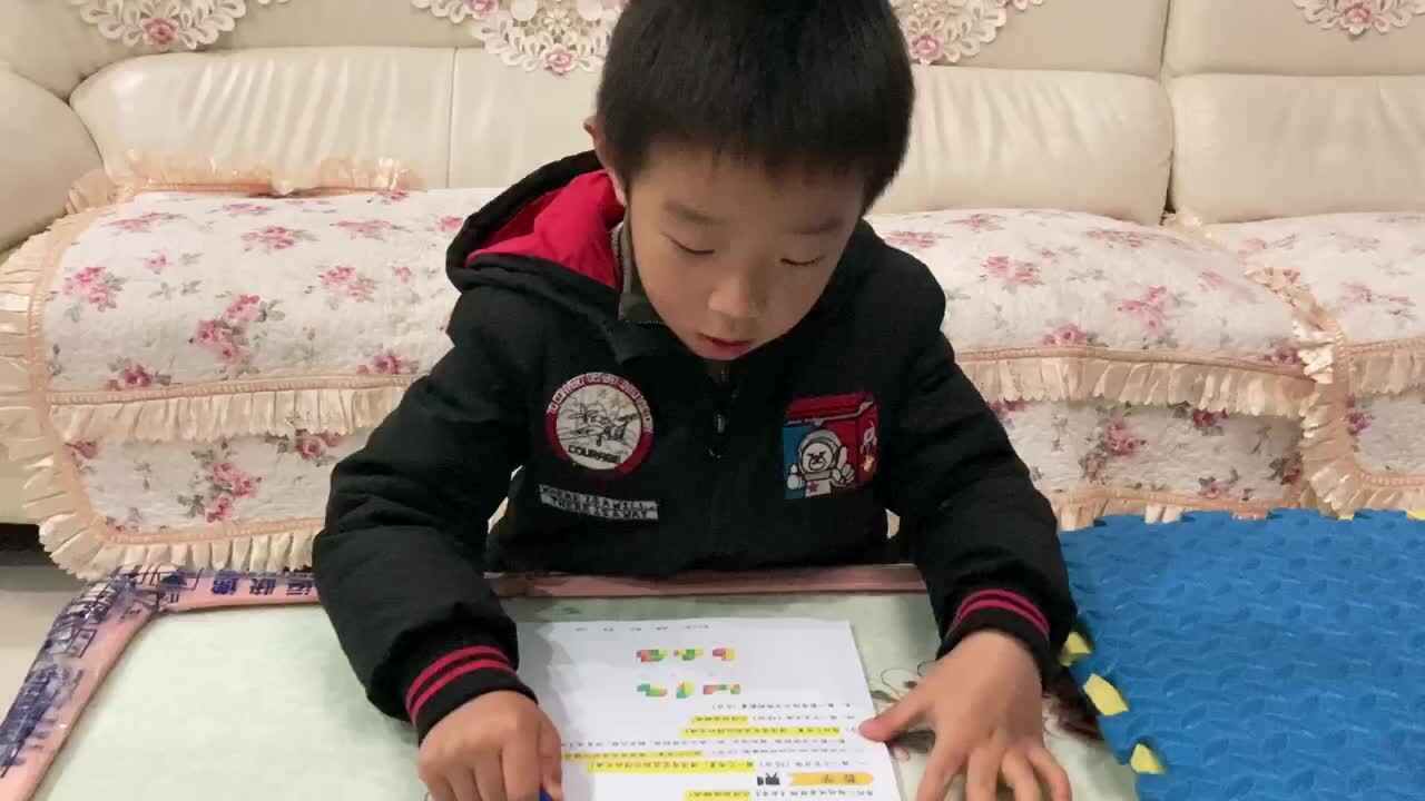 数一数每组正方体的数量.MOV