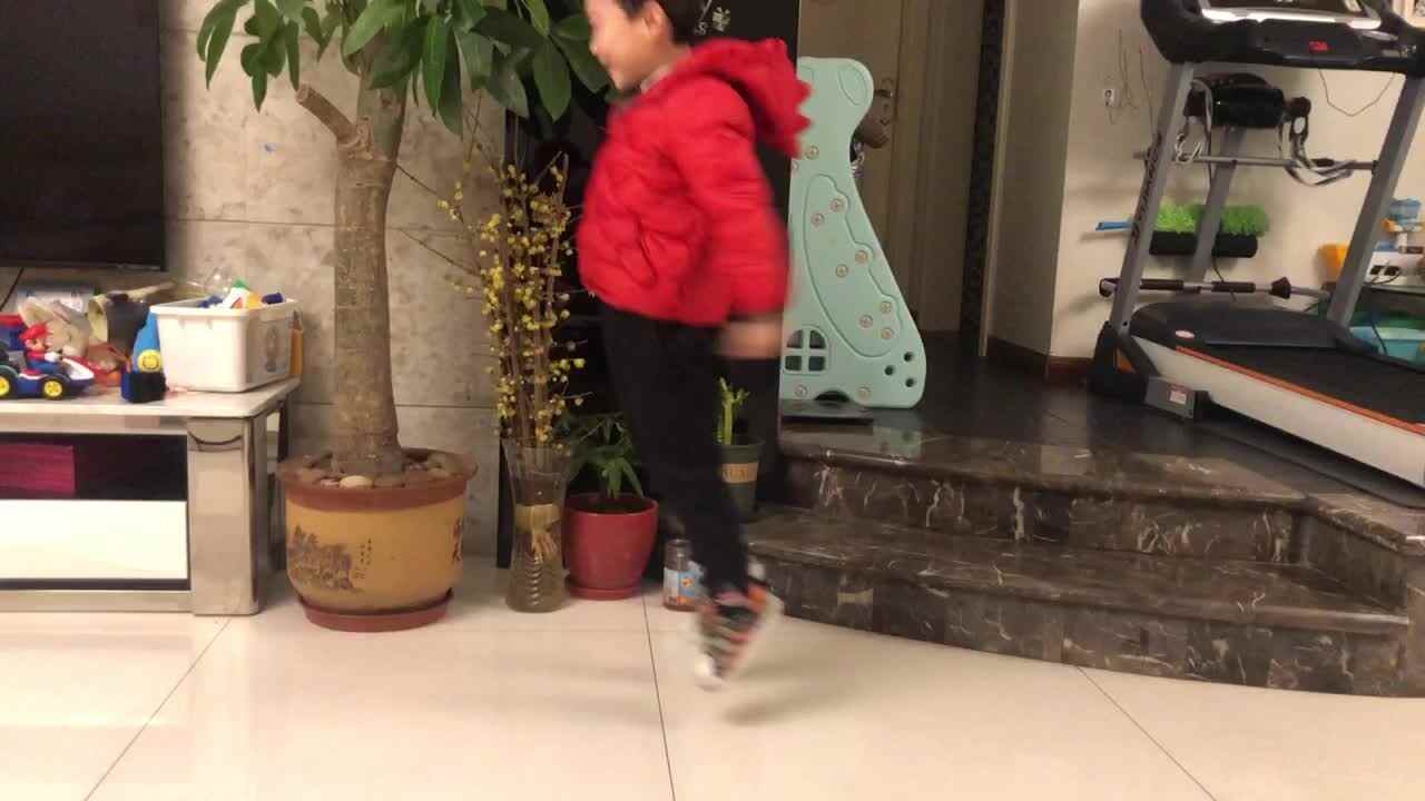 前后双腿跳