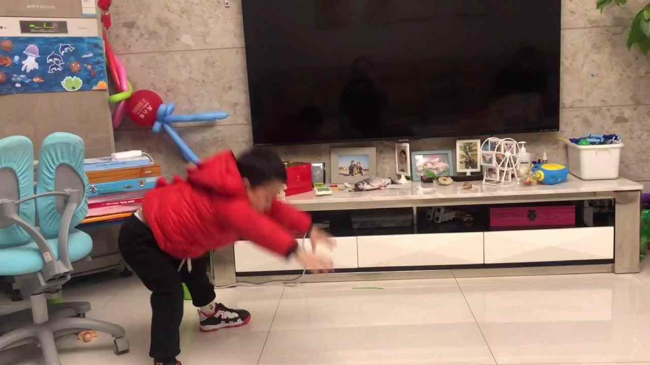 小熊爬