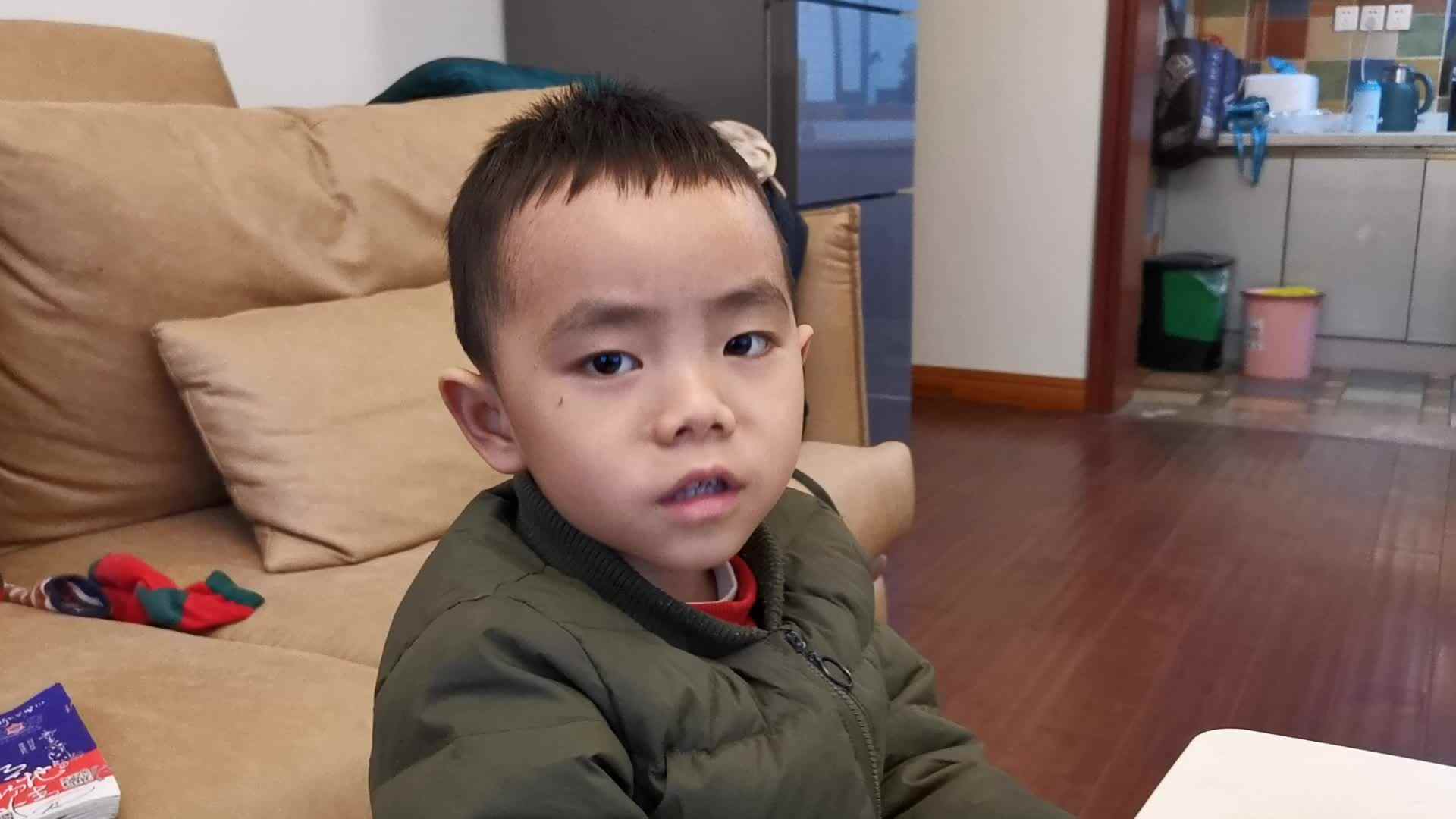 VID_20201206_大C班黄钰轩-成语接龙2