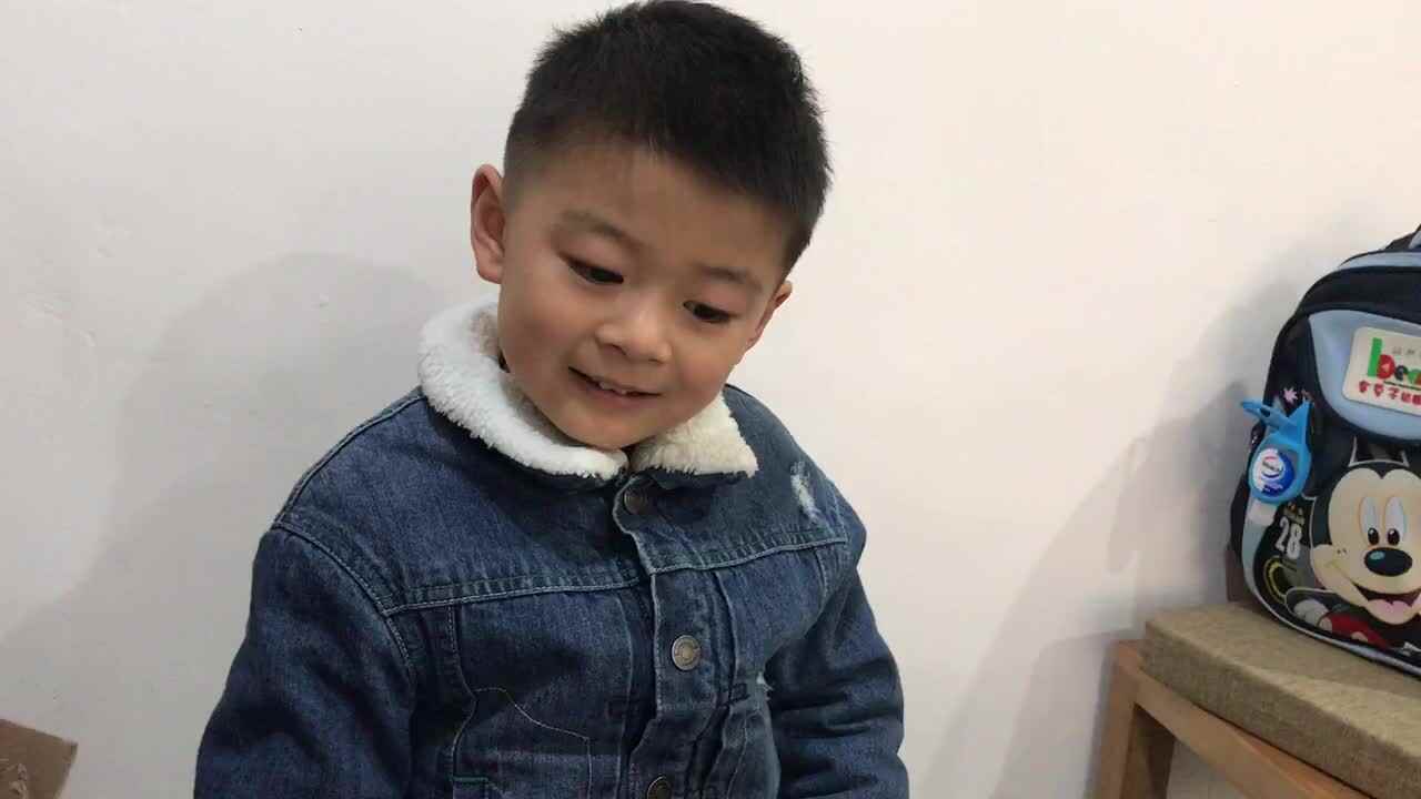 如果你帮同学捡起铅笔，同学没道谢，你怎么办.MOV