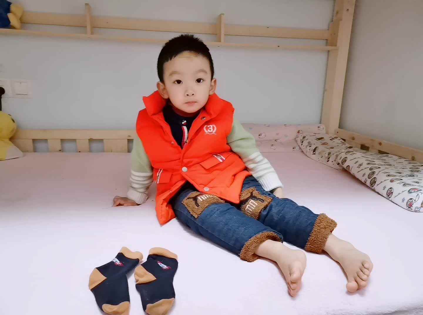 《我会穿袜子》mp4