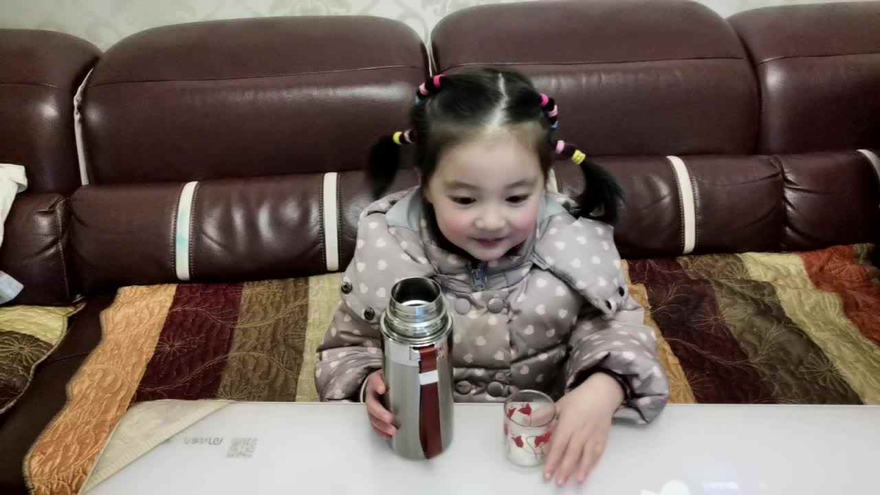 倒水喝水