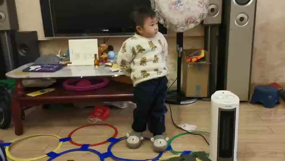 陈子墨闯关练习，介绍物品和玩具