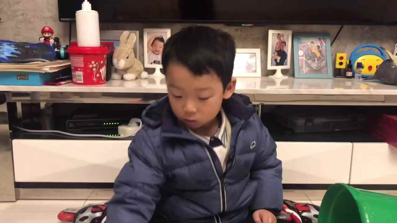 怎么去上学的？