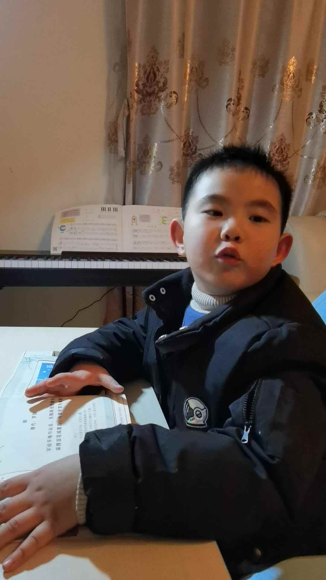 胡致远作业指读古诗《蜂》