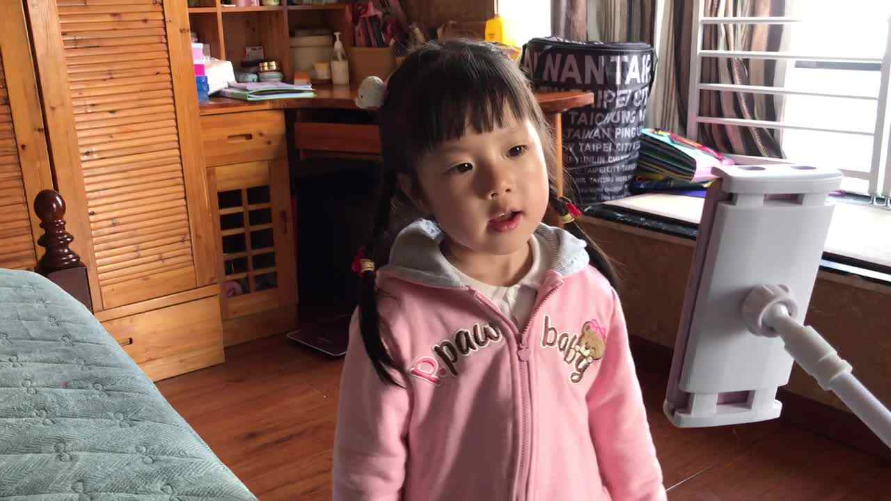 2023级B班28210223傅兰淋英语儿歌律动say cheese
