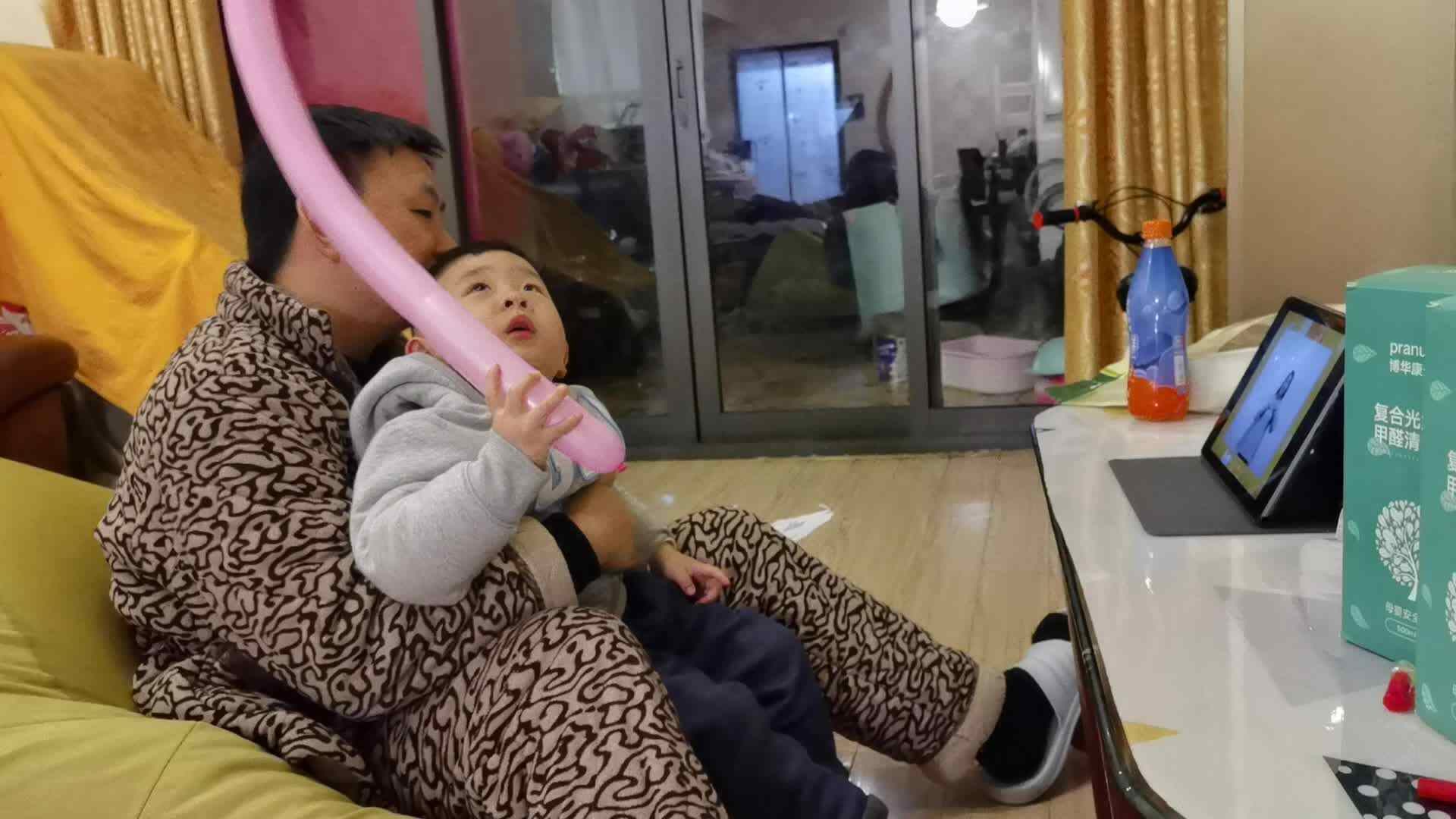 ⁣陈子墨，英文儿歌律动- Five Little Ducks
