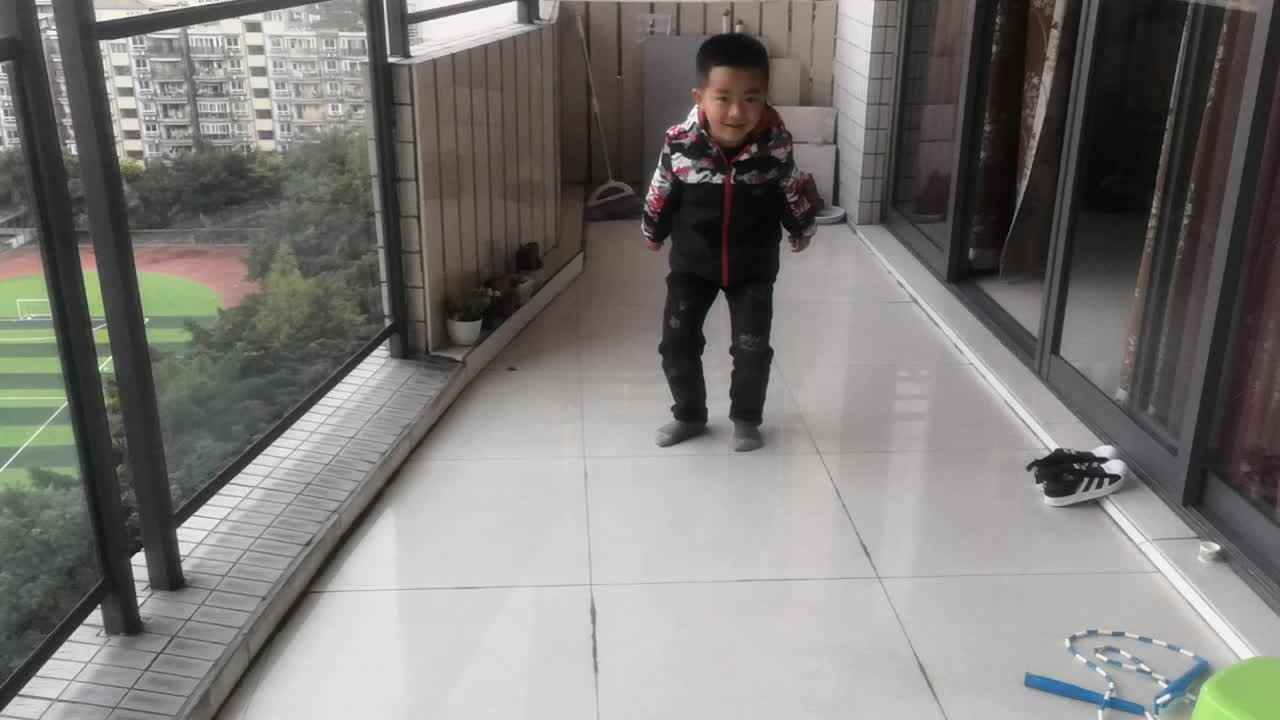 学B曾绍益—立定跳远3次