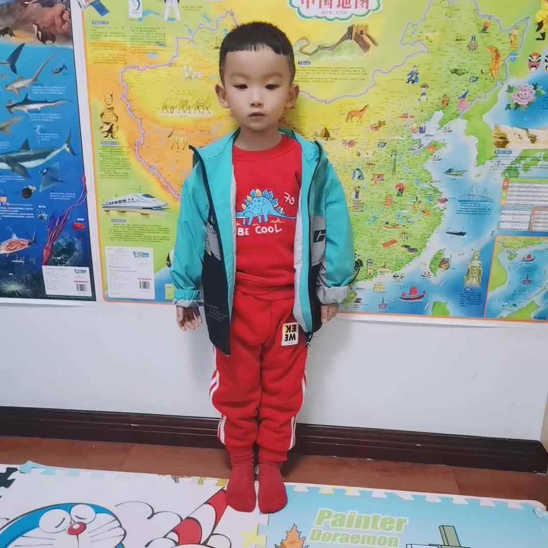 《我会拉拉链扣扣子》.mp4