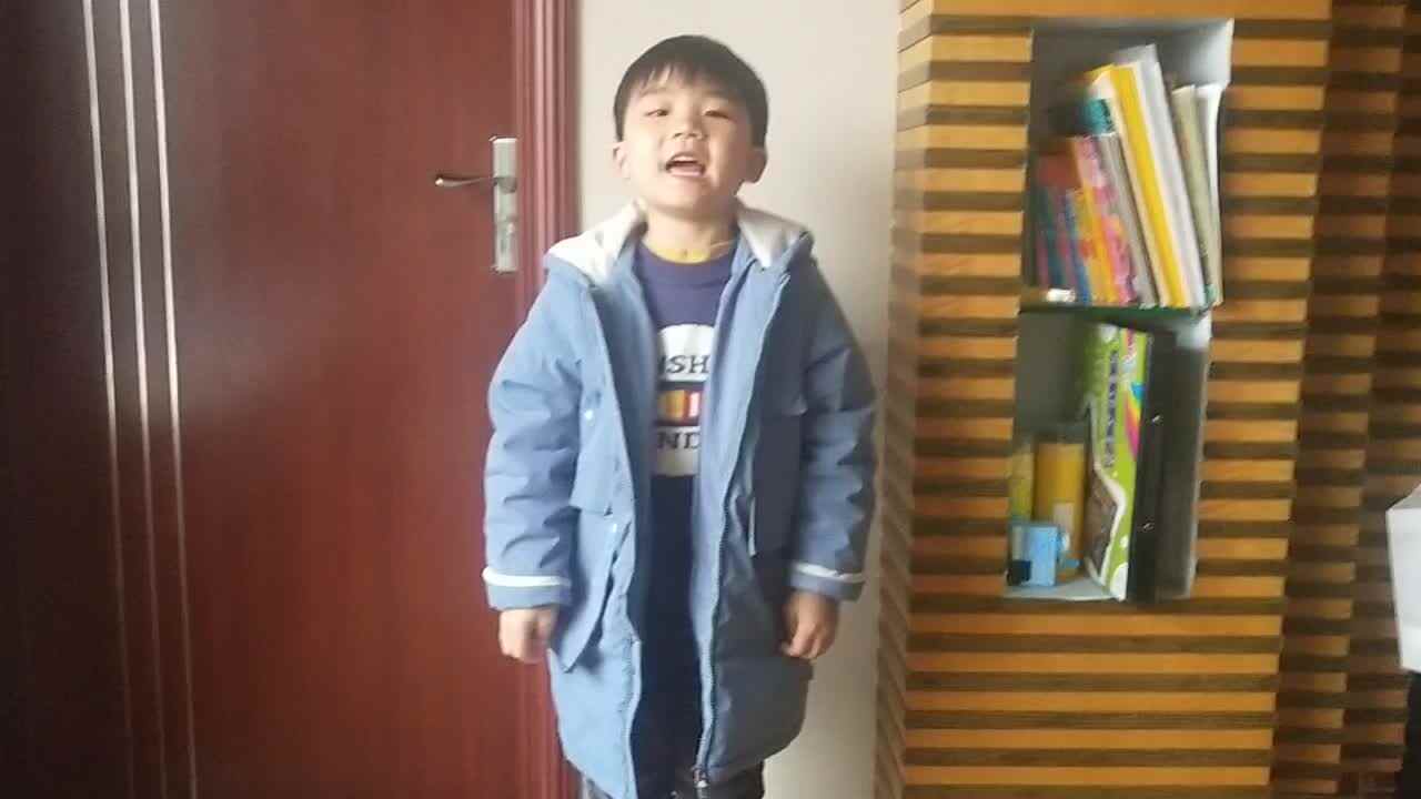 韦骏杰背诵《月亮歌》
