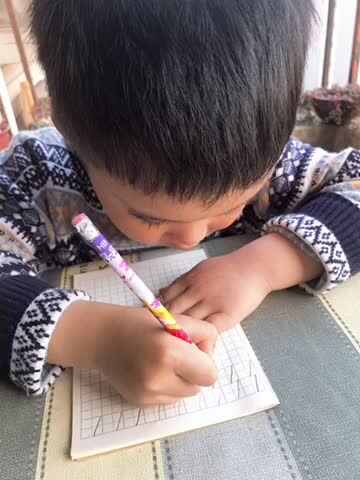 大C班丶李北辰书写数字“1”