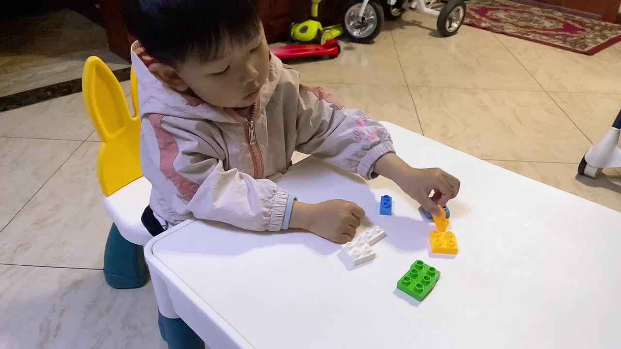2021.3.15闯关练习《按大小，颜色分类》